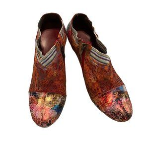 JOHNATURE Colorful Printed Leather Ankle booties. Size 39